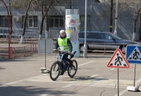 Выполнение норматива «Проезд  через пешеходный переход»  в автогородке 