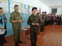 Вручение членских  билетов  и знаков  ДОСААФ России новоявленным воспитанникам ВПК