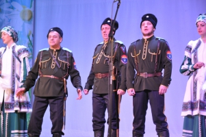 Тепло сердец друг другу мы подарим