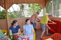 18 Смиренский и Джозефф устанавливают стол